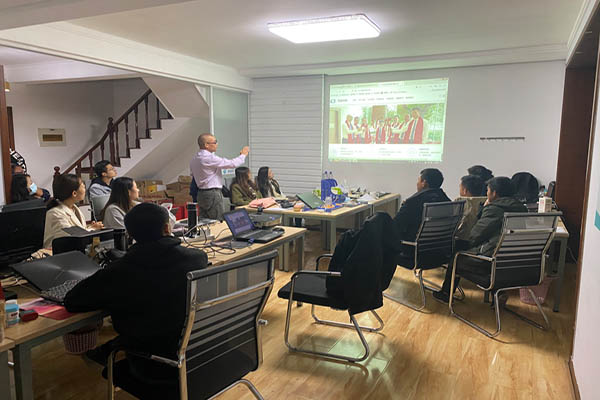 年輕，敢于遠(yuǎn)行